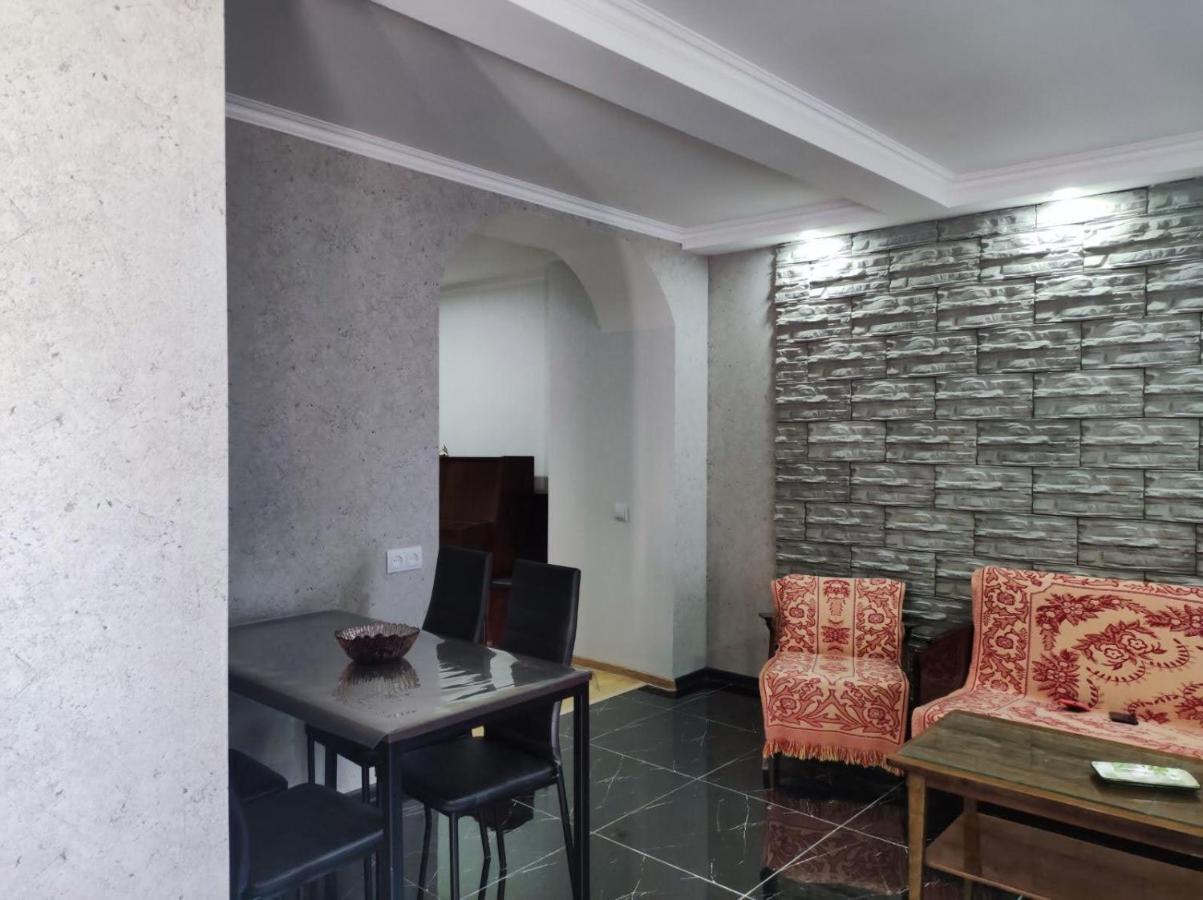 House In Gergeti Hotel Kazbegi Exterior foto