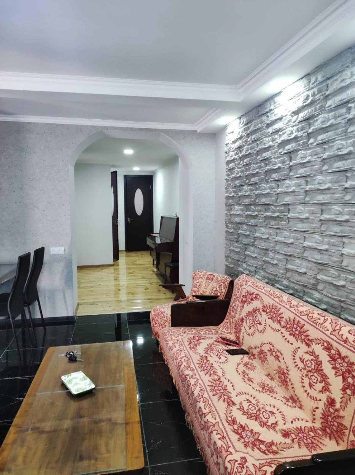 House In Gergeti Hotel Kazbegi Exterior foto